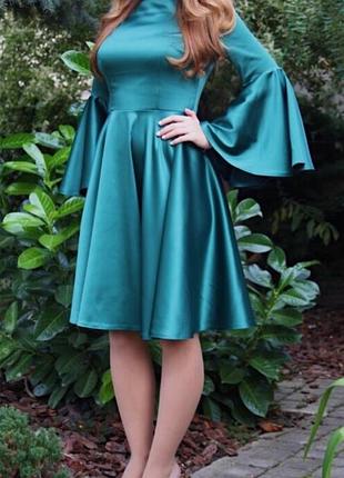 Атласна сукня