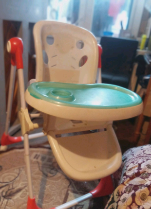Дитячий стільчик стіл