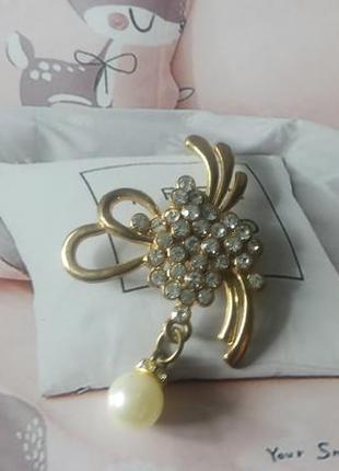 Брошка с подвеской европа.