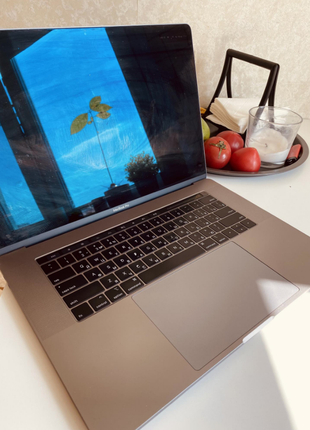 Macbook pro 15 apple 2018г