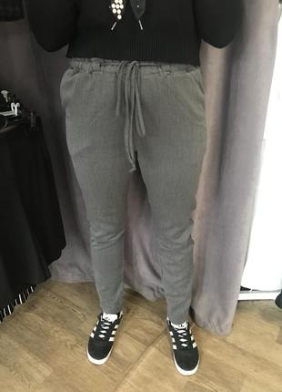 Серые брюки