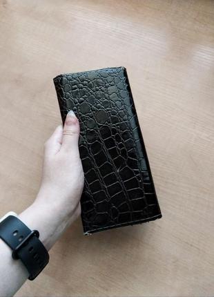 Базовий чорний жіночий гаманець з еко-шкіри лакований гаманець еко шкіра лаковий гаманець1 фото
