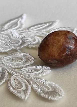 Петерсит в породе (галтовка)