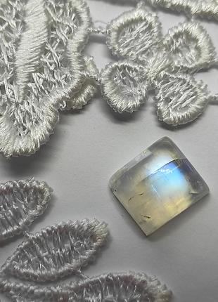 Лунный камень - кабошон