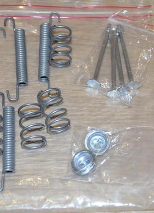 Ремкомплект задніх гальмівних колодок ly1135, 105-0711, sfk259