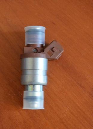 Форсунка паливна gm 25182404, 96332261
