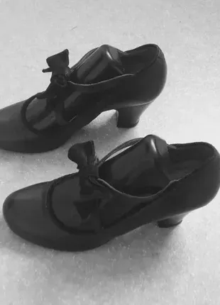 Черные кожаные туфли на широкую ножку3 фото