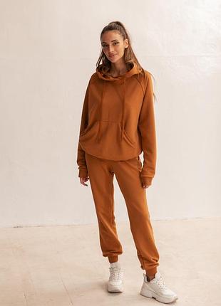 Базовий костюм: худі + брюки