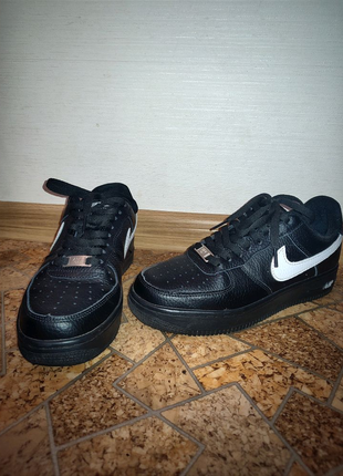 Женские кроссовки nike air force1 фото