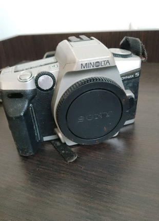 Продам фотоапарат minolta dynax 5