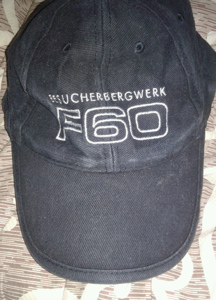Кепка f 60 колір чорний
 б/у в чудовому стані висилаю