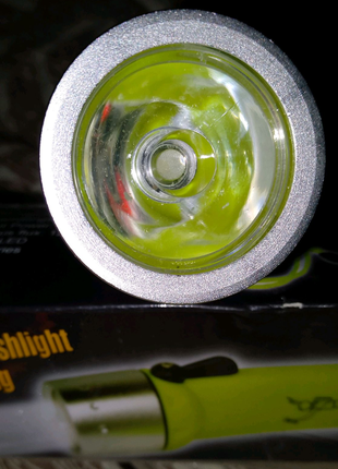 Новый фонарь для дайвинга.
в комплекте батареи.
высылаю
