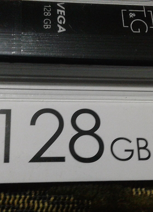Нова флешка 128 гб usb накопичувач
 висилаю поукраїні
доставка