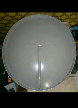 Антенна спутникового телевидения 0.9м диаметр.
цвет серый.