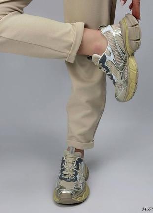 Кайфовые повседневные кроссовки сеточка на повышенной подошве бежевые серебряные5 фото