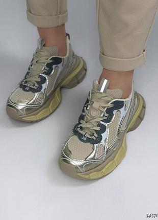 Кайфовые повседневные кроссовки сеточка на повышенной подошве бежевые серебряные2 фото