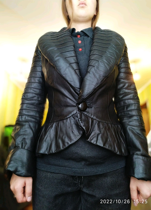 Куртка шкіряна жіноча демісезонна2 фото