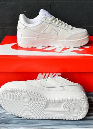 Женские белые кроссовки бренда nike air force 1  на платформе найк форс, натуральная кожа, весенняя летняя модель