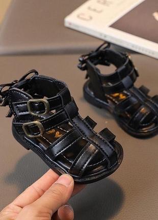 🔹стильні босоніжки