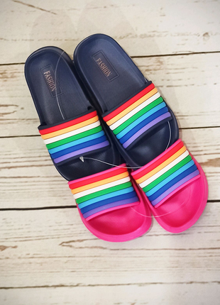 Шльопанці дитячі