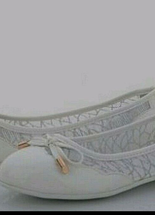Туфельки дитячі.білі. 34 розмір