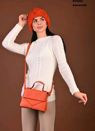 Светр жіночий.білий