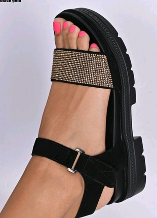 Босоніжки жіночі шкіряні.сорні