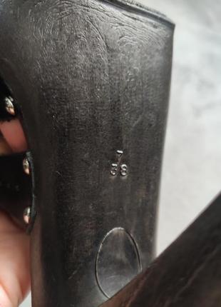 Стильные качественные кожаные черные сабо, босоножки mustang с заклепками7 фото