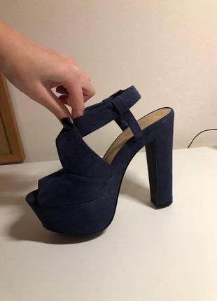 Сині замшеві туфлі new look