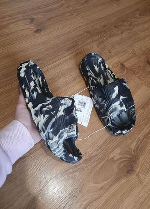 Шльопки, тапки в стилі adidas yeeze slide2 фото