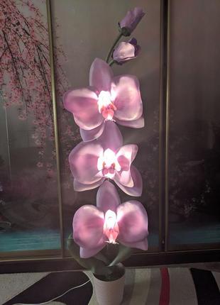 Світильники, лампи, торшери, ростові квіти з ізолону.1 фото