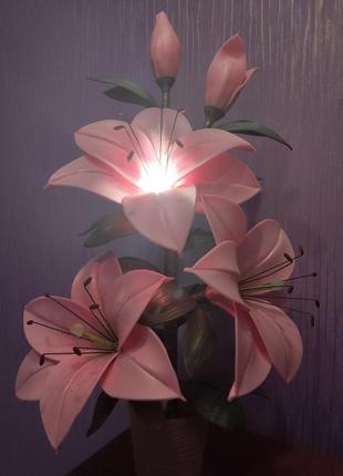 Світильники, лампи, торшери, ростові квіти з ізолону.6 фото