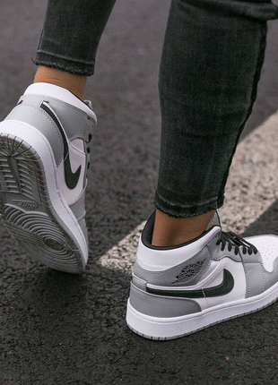 Кросівки nike air jordan 1 retro smoke grey2 фото