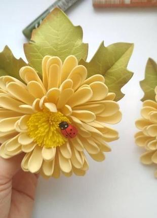 Хризантемы из фоамирана на заколках резинках