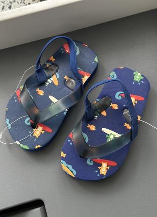 Новые сандалики для малыша