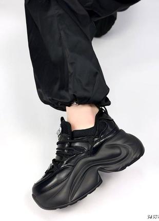 Стильные кожаные черные кроссовки на высокой массивной подошве5 фото