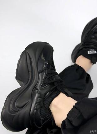 Стильные кожаные черные кроссовки на высокой массивной подошве6 фото