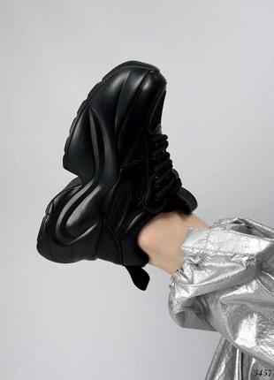 Кружевные черные кожаные кроссовки на высокой массивной подошве7 фото