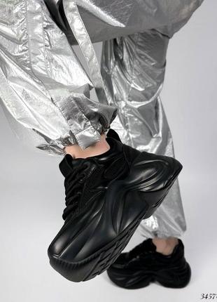 Кружевные черные кожаные кроссовки на высокой массивной подошве6 фото