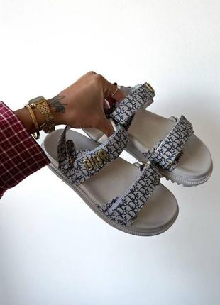 Жіночі босоніжки в стилі dior slippers logo3 фото