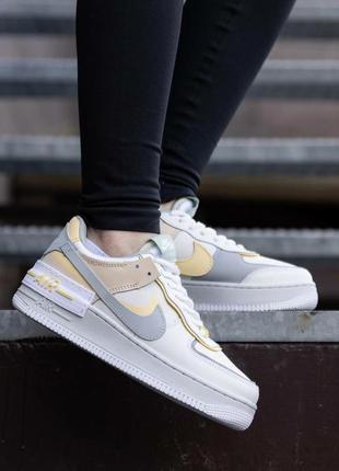 Женские кроссовки nike air force 1 shadow white yellow5 фото