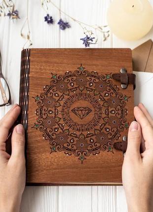 Подарунковий дерев'яний альбом-блокнот в коробці