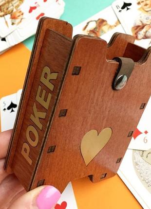 Настільний подарунковий картхолдер з дерева для покерних карт.4 фото