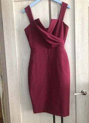 Чудова сукня