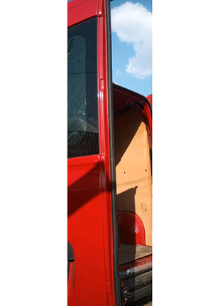 Ущільнювач лівої дверки рено мастер, орел мовано