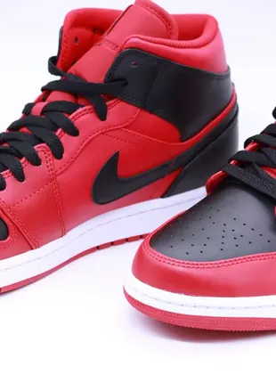 Кросівки nike air jordan 1 mid reverse bred6 фото