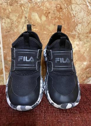 Кросівки. fila