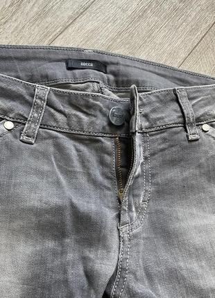 Серые зауженные джинсы с карманами 26р kocca made in italy 28 размер2 фото