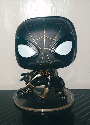 Фігурка funko pop spiderman black and gold suit