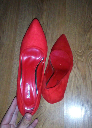 Червоні жіночі туфлі4 фото